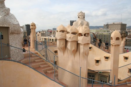 Het absurde dak van Casa Milà